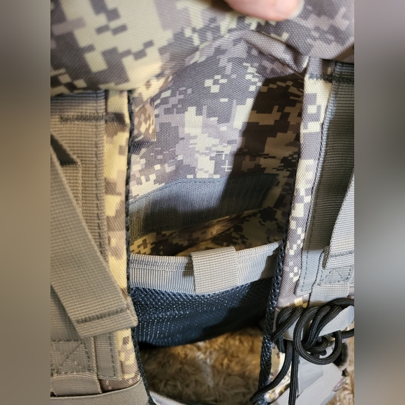 New Camouflage Tactical Backpack - Picture 5 of 7